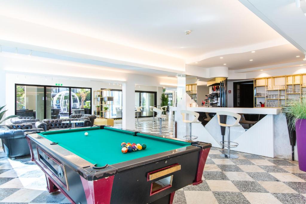 Biliár nebo kulečník v ubytování Hotel Baltic Riccione-Fronte Mare