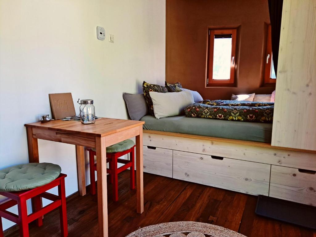 Posezení v ubytování UlMi's Tiny Haus