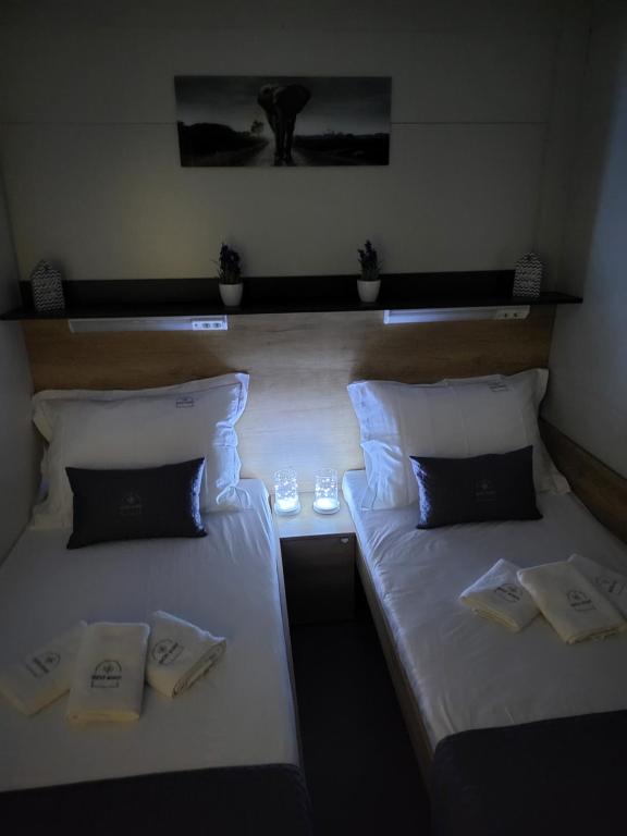 Postel nebo postele na pokoji v ubytování Glamping Lucky House