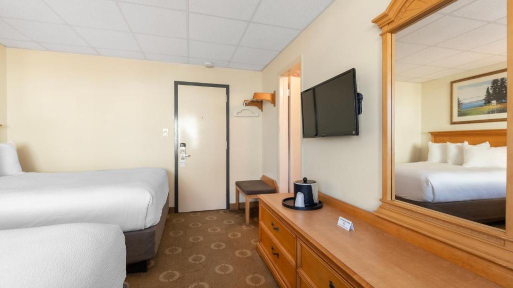 Safari Hotel Boardwalk - Standard Room With Two Double Beds