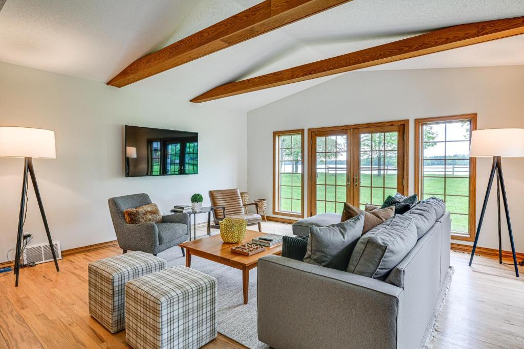 Wisconsin Home with Dock on Lake Arbutus!, Merrillan (updated prices 2024)