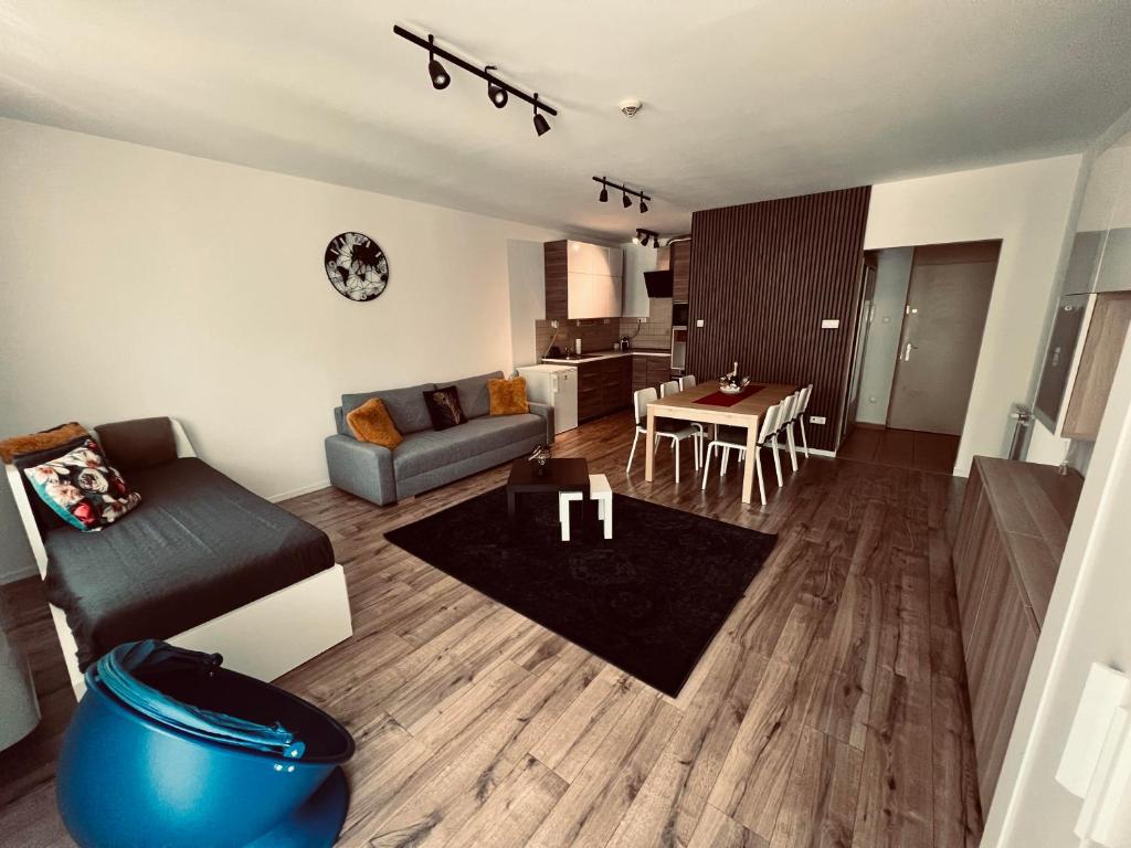 Posedenie v ubytovaní Elit Medencés Apartman Hajdúszoboszló