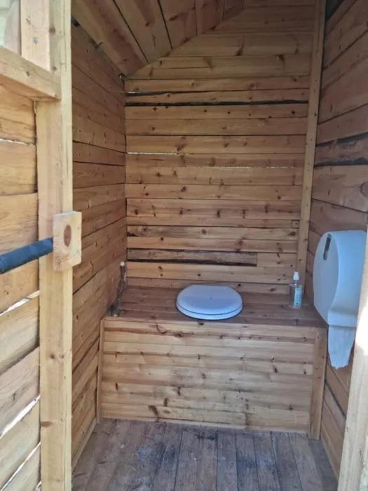 Koupelna v ubytování Tørfoss Gård, Hytte utleie, Campingvogn og bobil plasser