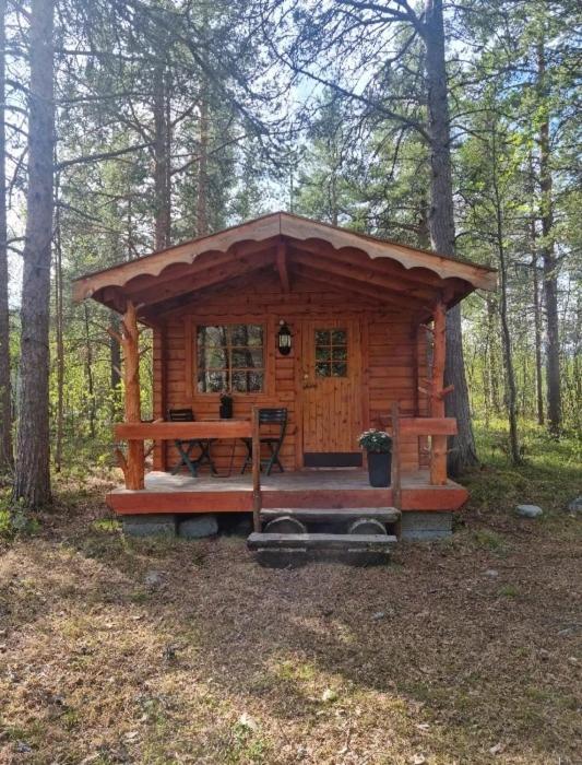 Zahrada ubytování Tørfoss Gård, Hytte utleie, Campingvogn og bobil plasser