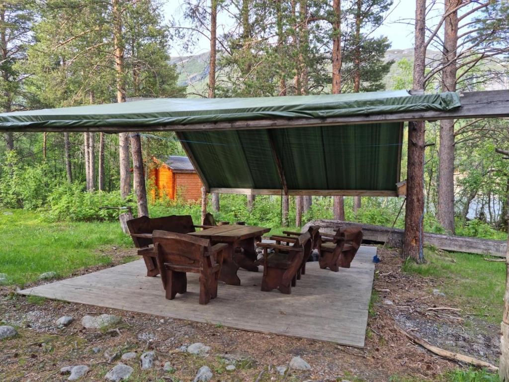 Zahrada ubytování Tørfoss Gård, Hytte utleie, Campingvogn og bobil plasser