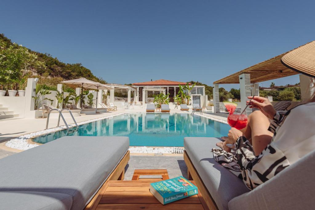 Bazén v ubytování Ampelia Hotel Kassandra nebo v jeho okolí