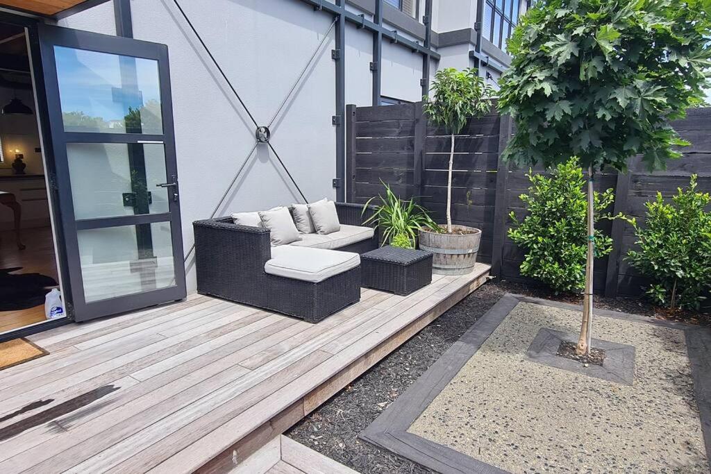 Apartment 3 - Haddin Court - Industrial Glam - Resim 5