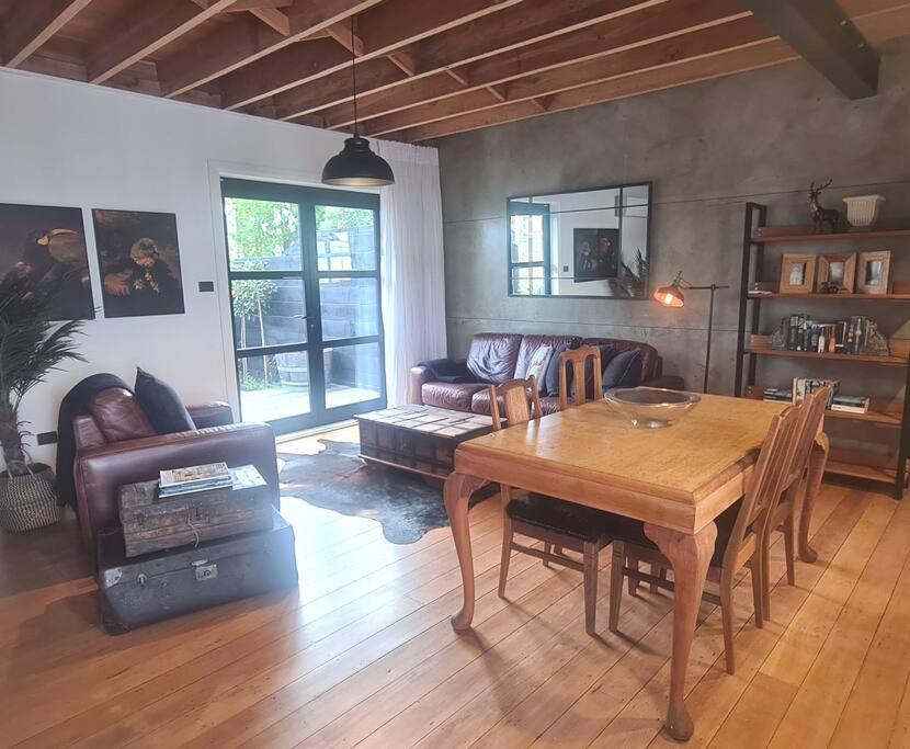 Apartment 3 - Haddin Court - Industrial Glam - Resim 24