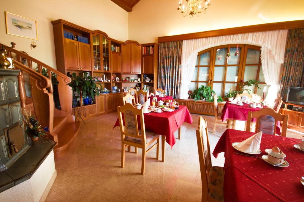 Restaurace v ubytování Gästehaus Stabauer