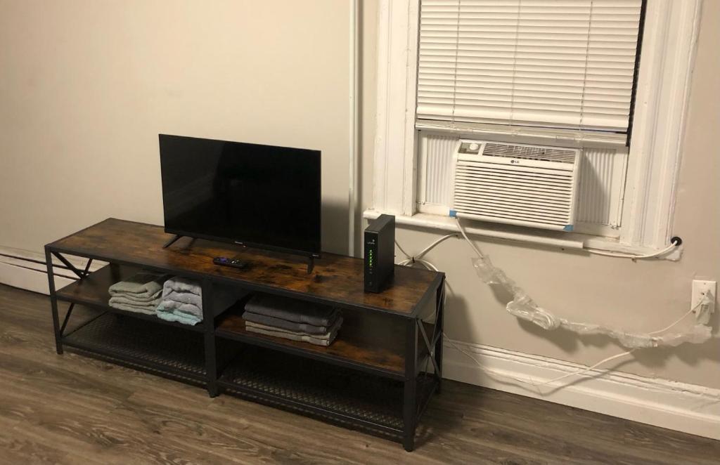 Private 2-bedroom apartment, New York City 15 minutes away