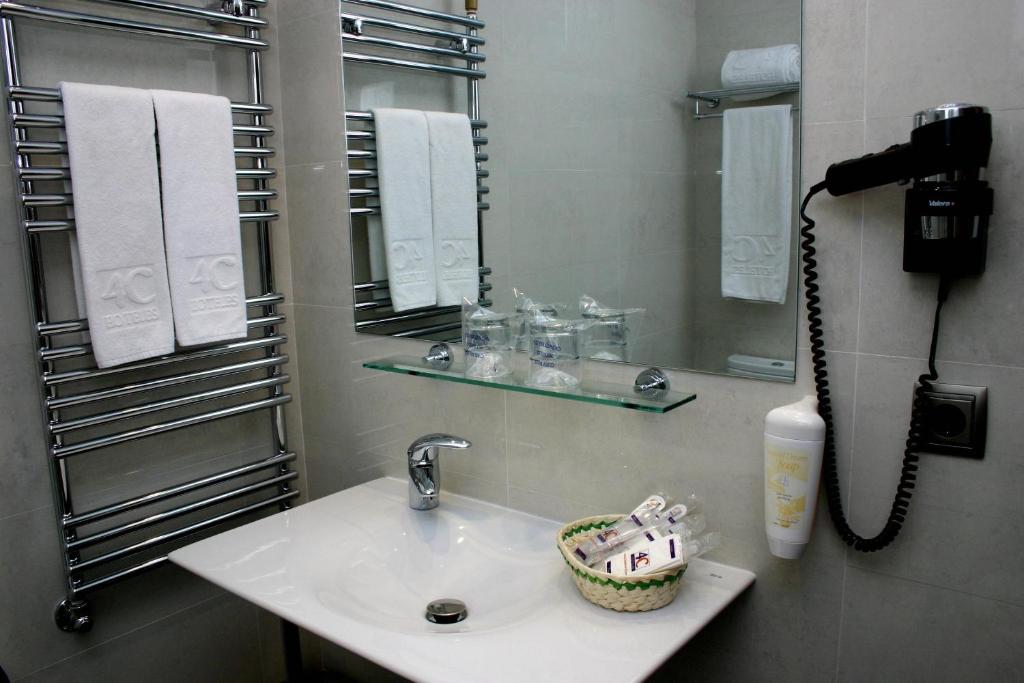 4C Bravo Murillo - Resim 17