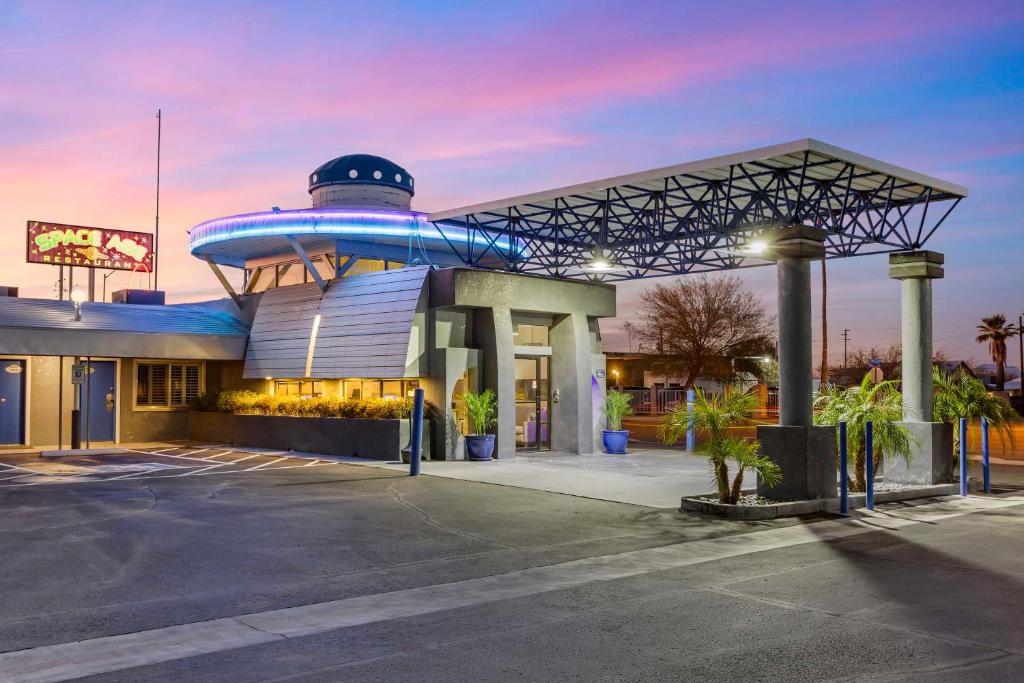a building with a dome on top of it at Best Western Space Age Lodge in Gila Bend
