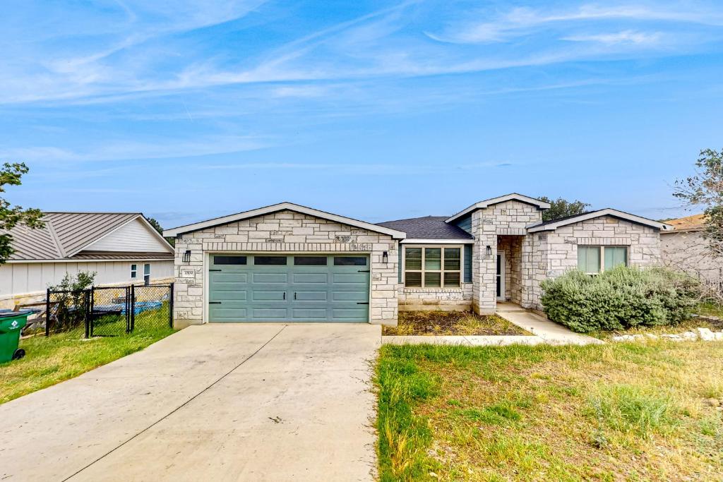 The building in which the holiday home is located