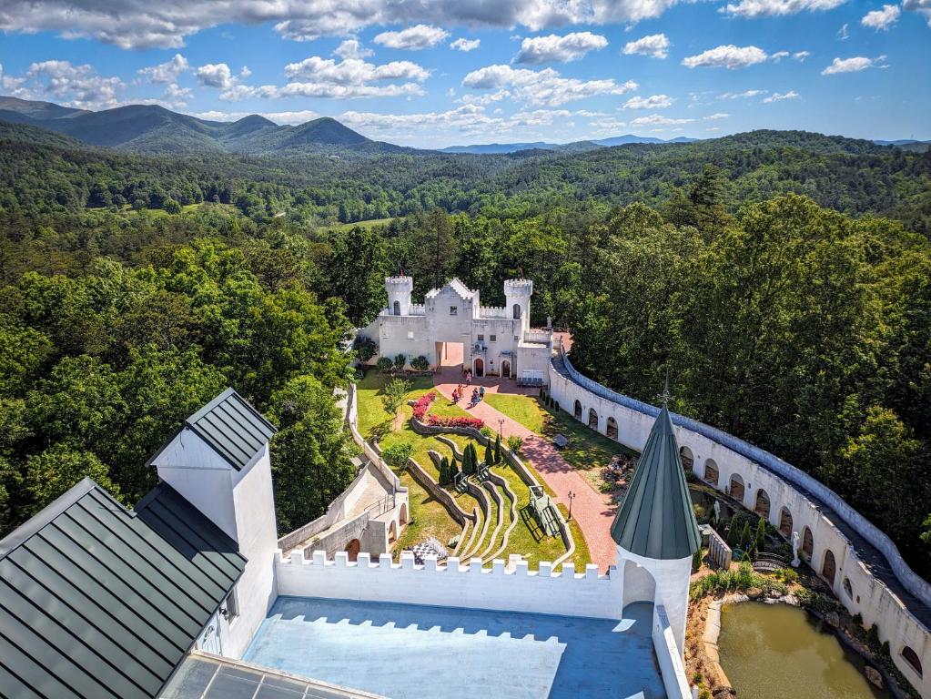 海伦Uhuburg Castle的花园大厦空中美景