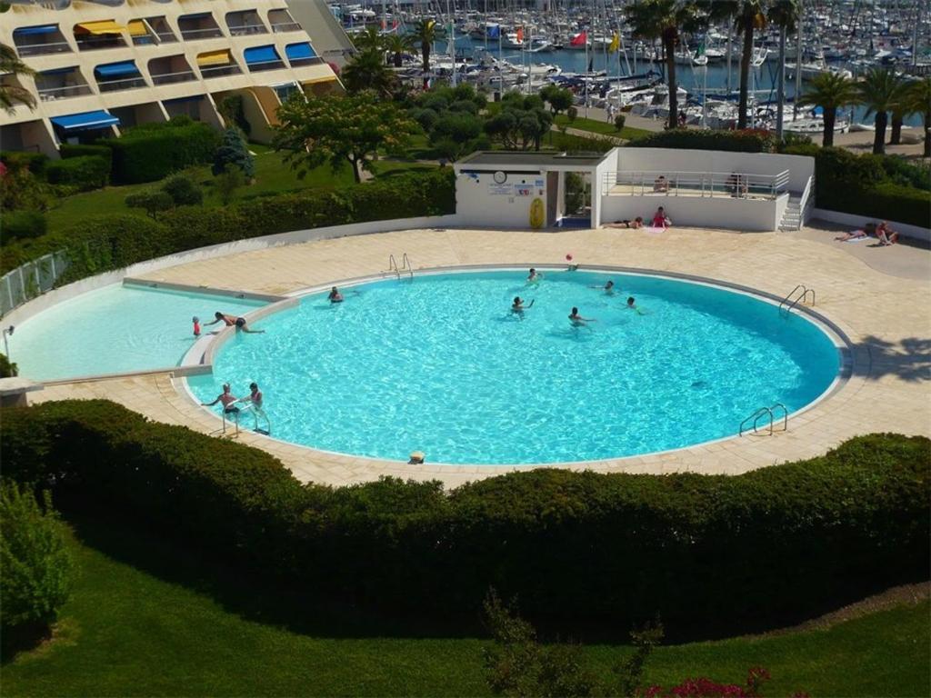 Photo de la galerie de l'établissement Studio 4 pers. avec piscine à 200m de la plage - Port Camargue - FR-1-731-72, au Grau-du-Roi