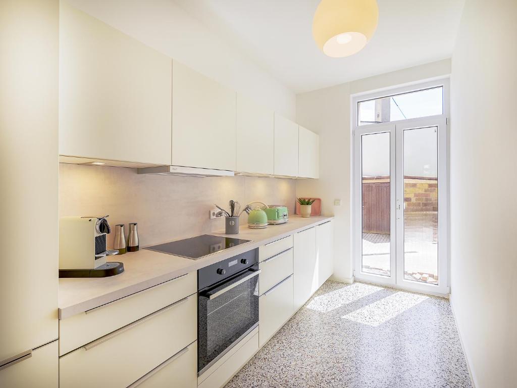 FLAIR Homes - Design Apartments with Smart-TV, Self Check-in & Free Parking - 9