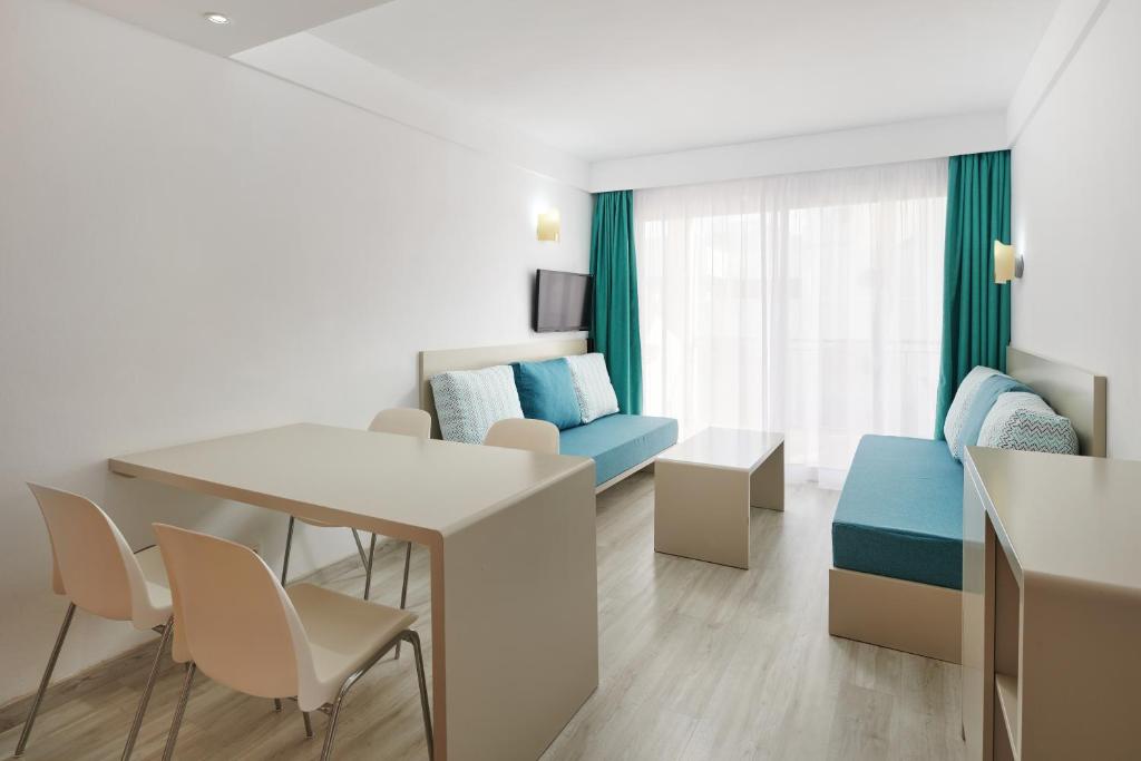 Apartamentos Cala d'Or Playa - 标准公寓（2个成人 + 2个孩子）