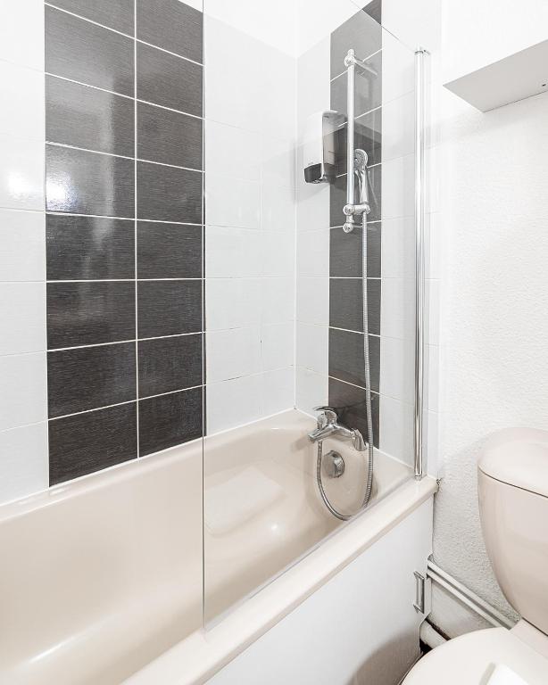 Hôtel Lapeyronie - Resim 12