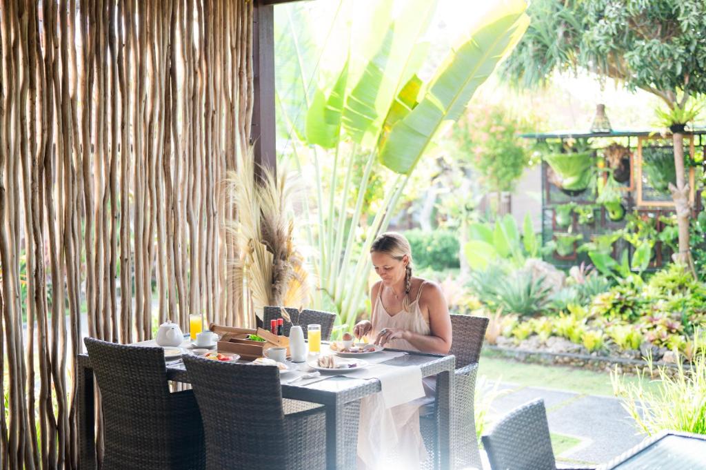 Zahrada ubytování D'Puncak Villas Lembongan
