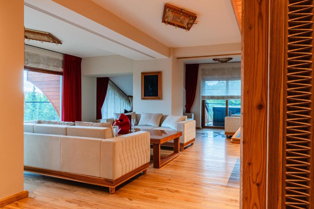 Mountain Diamond Resort