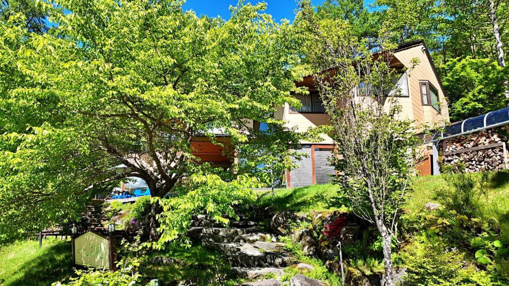 Zahrada ubytování ペンション湖風 KOFU a lodging accommodation