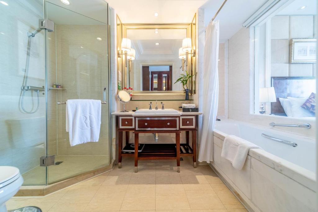 Ramada Yichang Hotel - Chambre D'affaires Deluxe King - Non-fumeurs