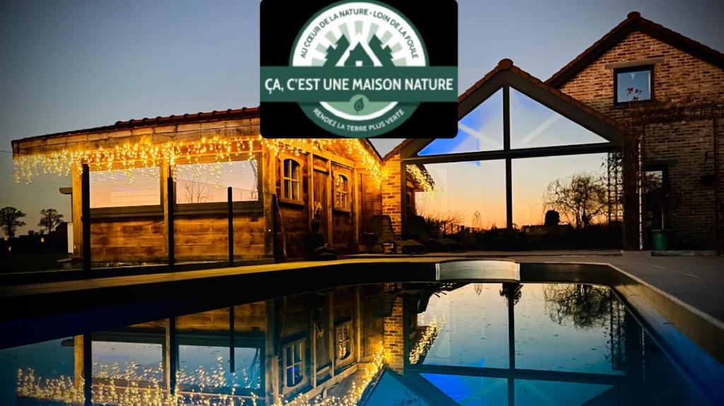Kolam renang di atau dekat dengan Les Sources d'Hon - Gîte & Espace wellness