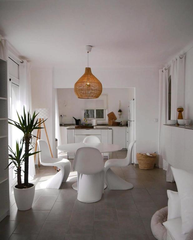 Fotografie z fotogalerie ubytování Maison avec vue mer et proche plage v destinaci Roses