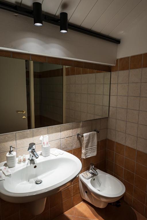 Koupelna v ubytování ArcoLoBello B&B ApartHotel