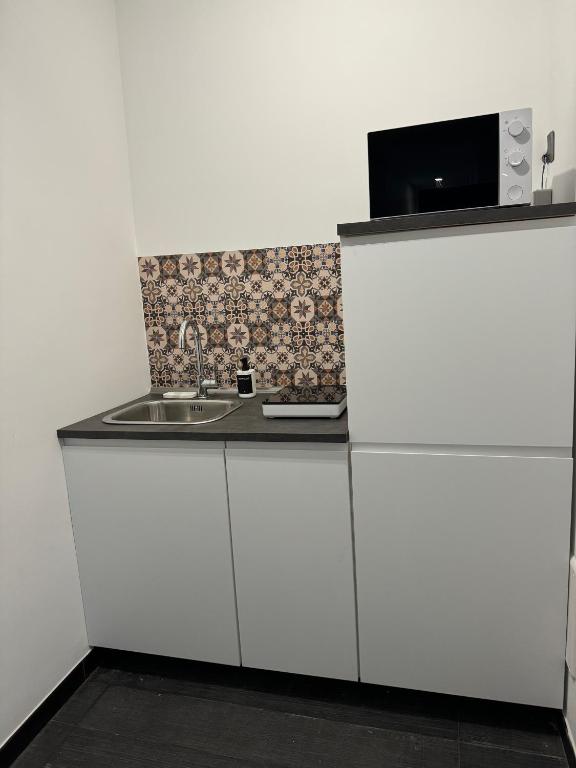 Black Room & Breakfast - 8