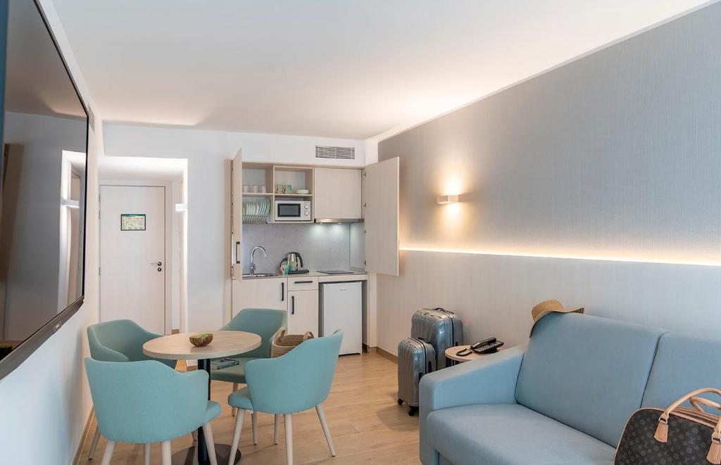 Posedenie v ubytovaní Aparthotel Costa Encantada