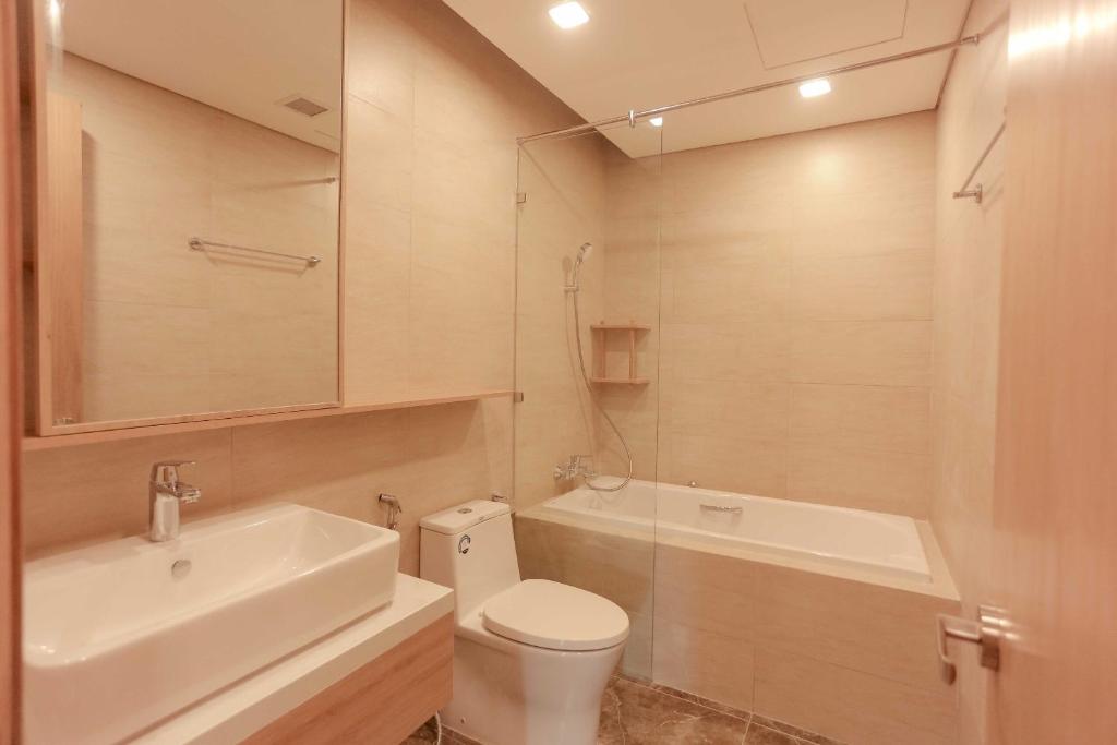 Koupelna v ubytování Tony Apartment -FLC Sea Tower Quy Nhon