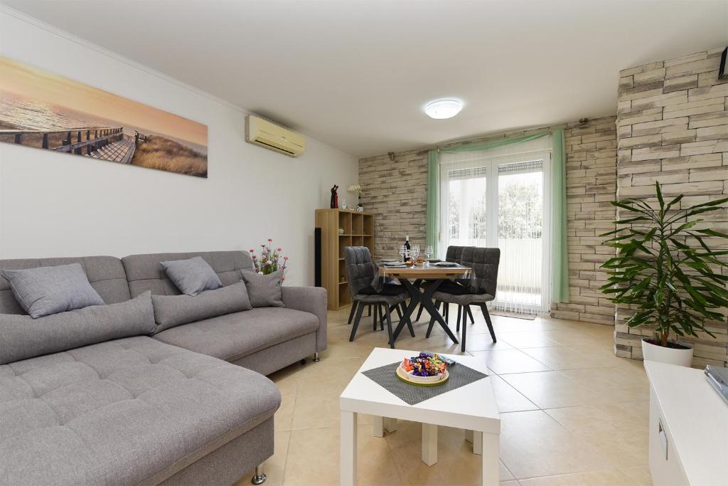 Apartment Dani 2333