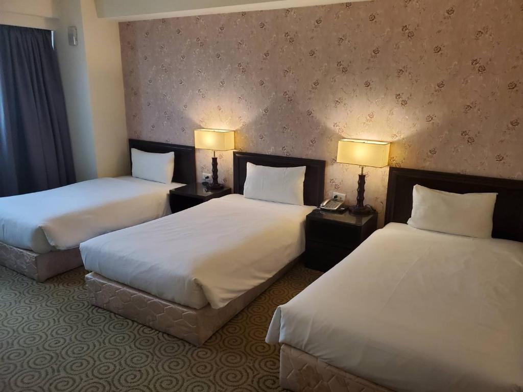 Well Garden Hotel - Triple Room