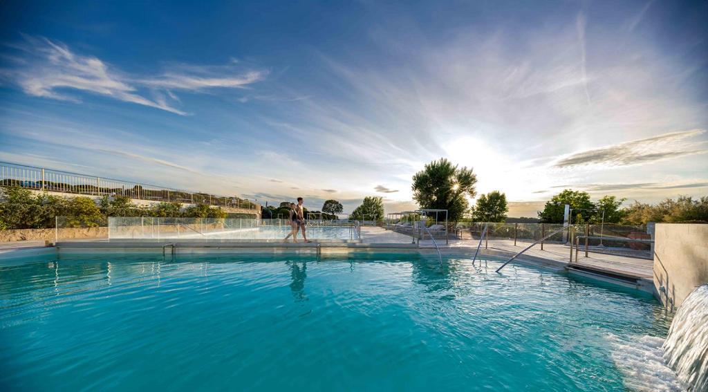 The swimming pool at or close to San Giovanni Terme Rapolano