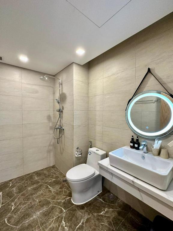 Koupelna v ubytování Tony Apartment -FLC Sea Tower Quy Nhon