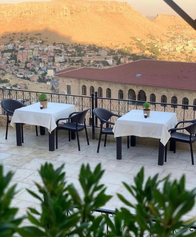 Nespecifikovaný výhled na hory nebo výhled na hory při pohledu z hotelu