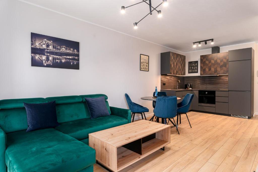 Pure Rental Premium Apartments - Free Parking & AC - 12