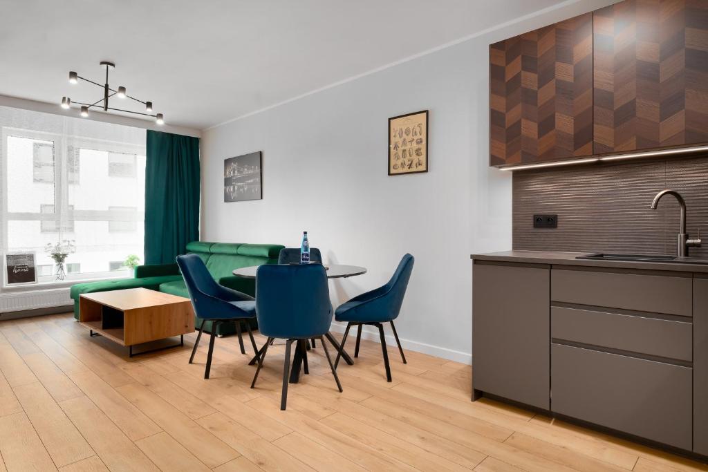 Pure Rental Premium Apartments - Free Parking & AC - 10