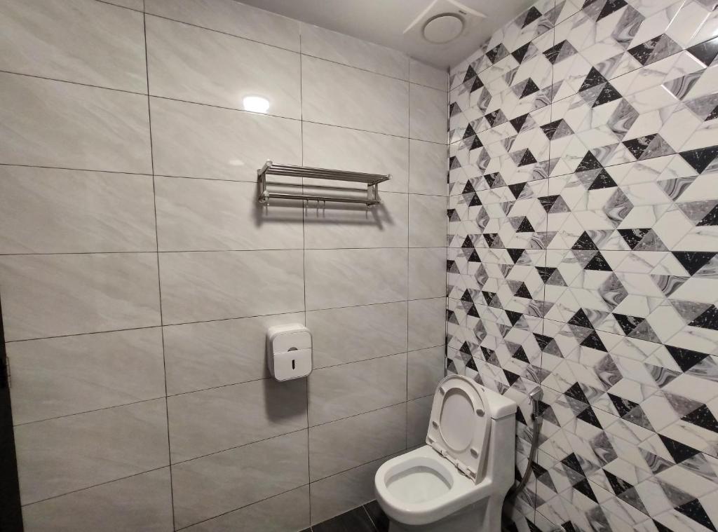 Koupelna v ubytování Private Room with ensuite bathroom in Bukit Bakri
