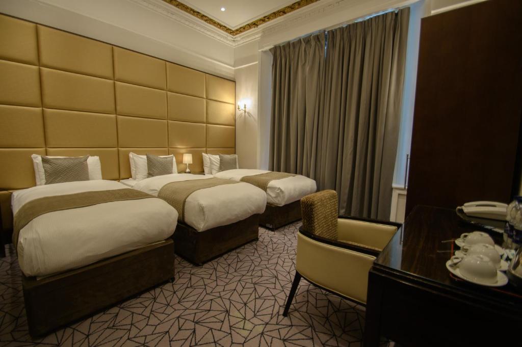 Hyde Park International - Resim 17