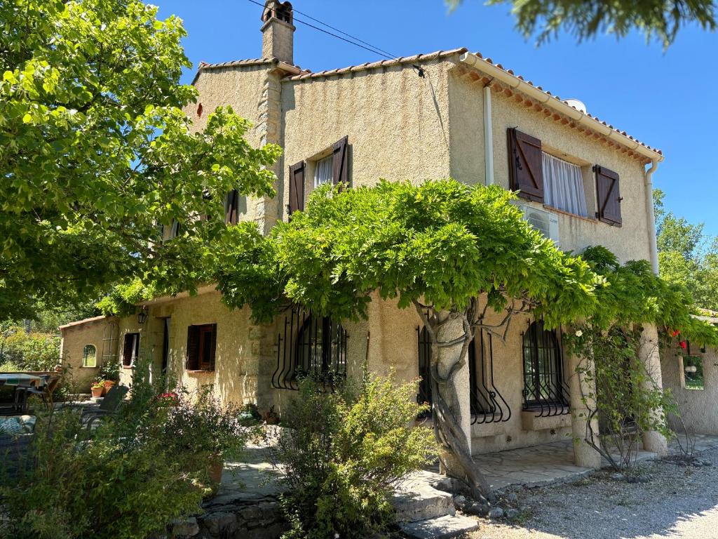 Photo de la galerie de l'établissement Mas du Chardon Bleu, à Fayence