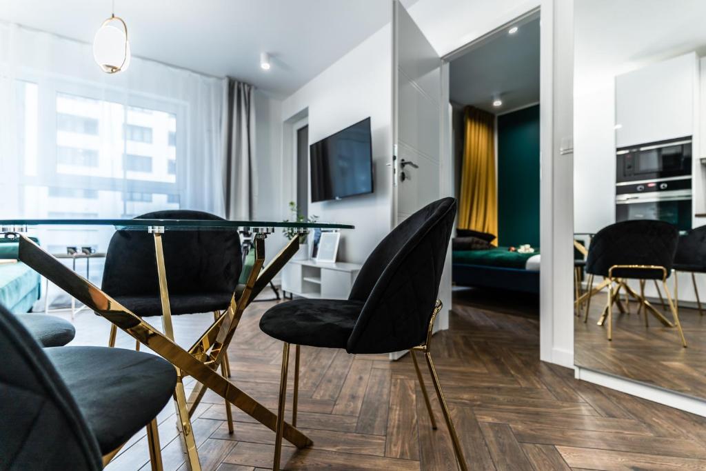 Pure Rental Premium Apartments - Free Parking & AC - 19