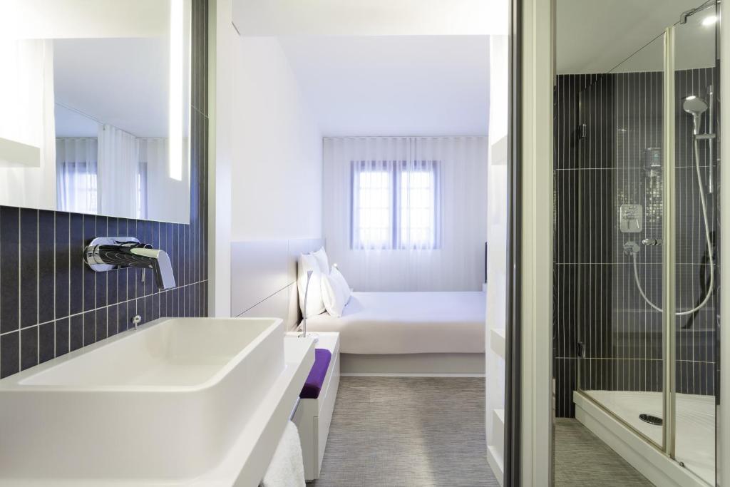 Ванная комната в Novotel Suites Perpignan Centre