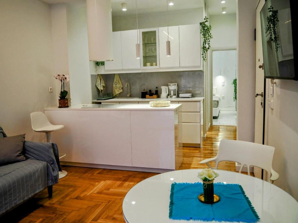 Athens White House - 19