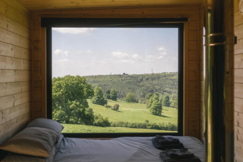 Imagine din galeria proprietății Offgrid Tiny Home W/ Spectacular View Of Cotswolds din 