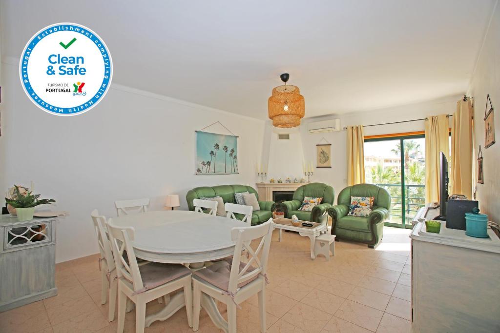 B105 - Zephyr Flat in Meia-Praia - 1