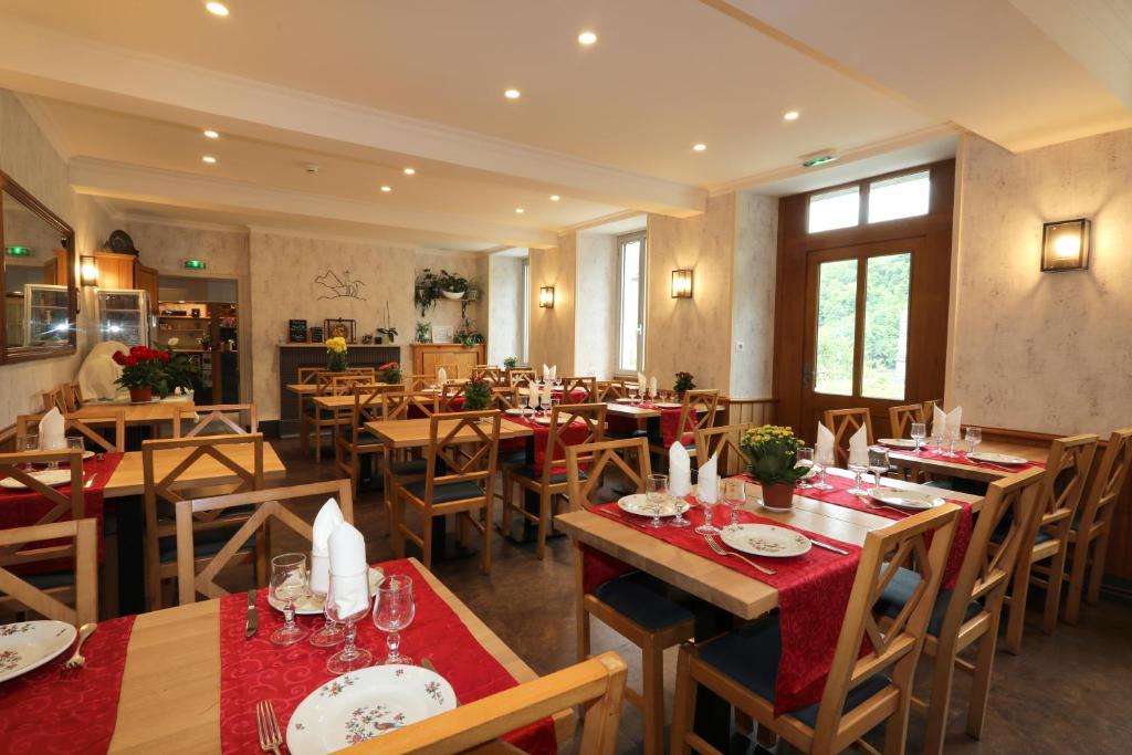 Restaurace v ubytování Hôtel Ardiden