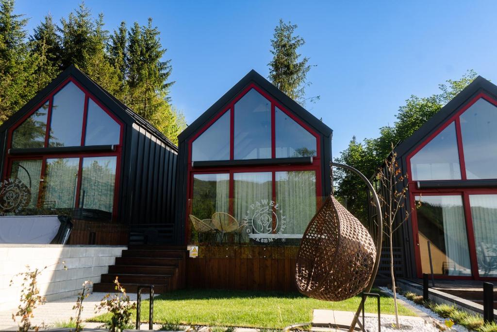 Afbeelding uit fotogalerij van Domki Nie Całkiem Święte in Smerek