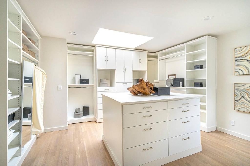 Elevated Charm Penthouse Paradise in Pacific Heights